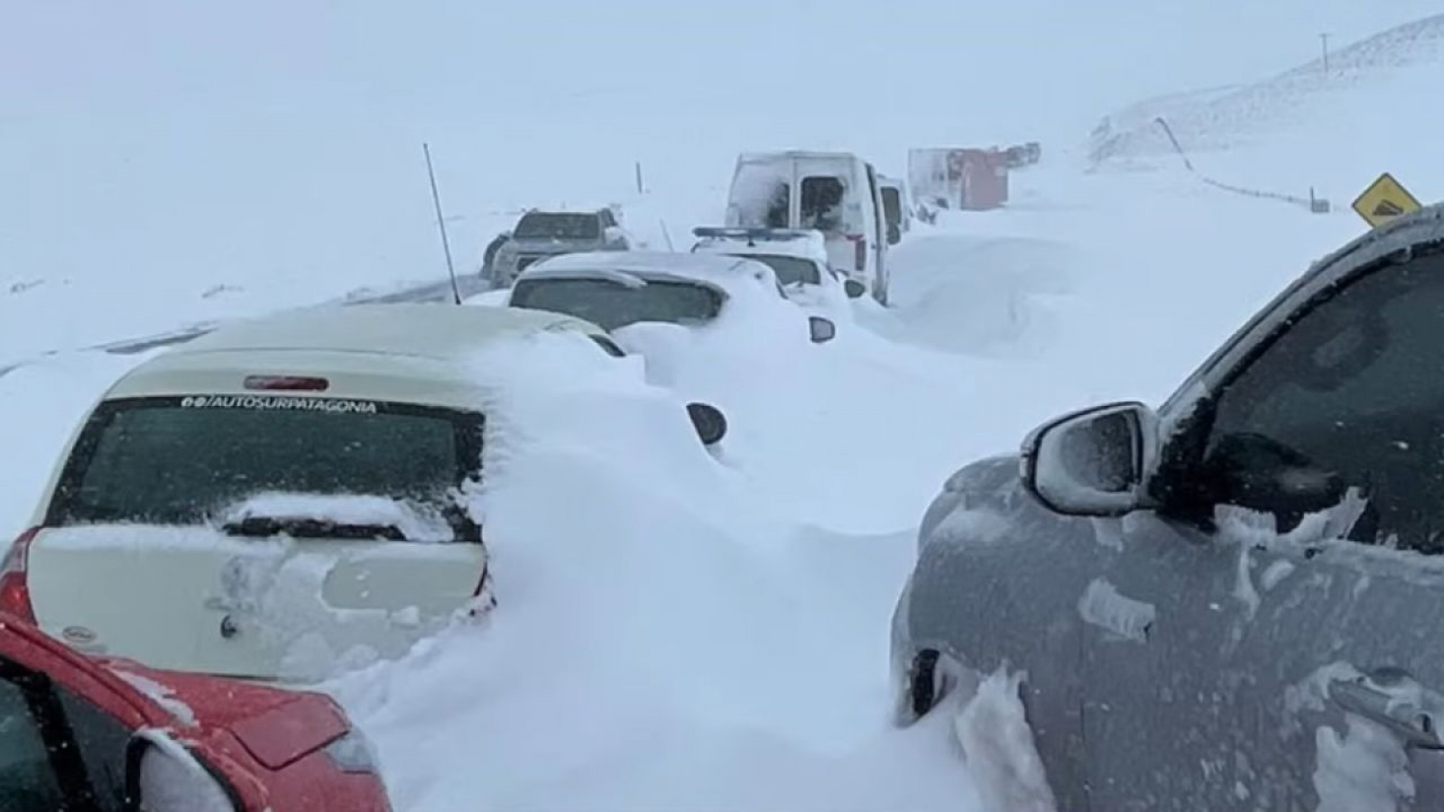 El Sindicato de Vialidad reclama por la situación  de los atascados en la nieve